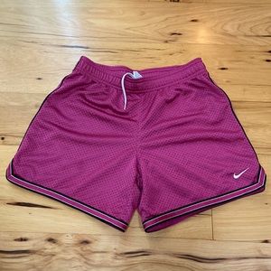 Kids L Nike breathable athletic shorts